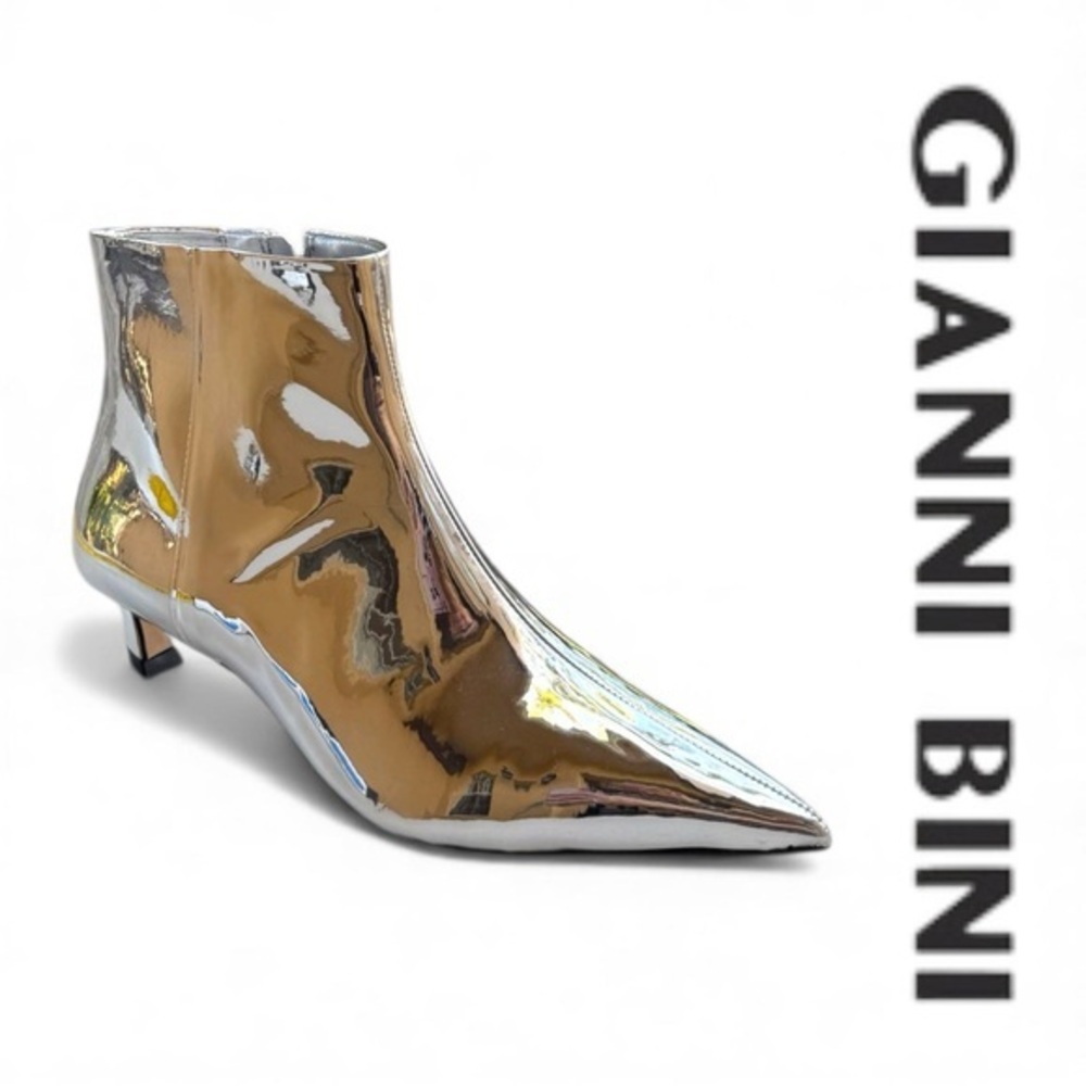 Silver ankle boots NWT Gianni Bini size 8